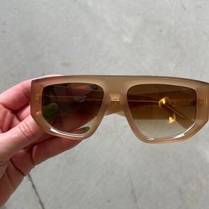 Dezi beige sunglasses